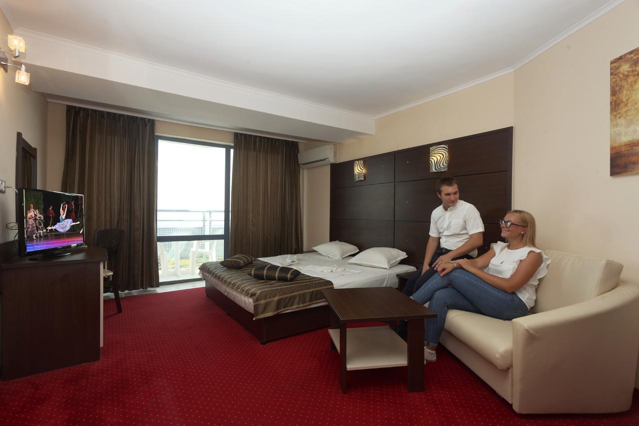Royal 4*
